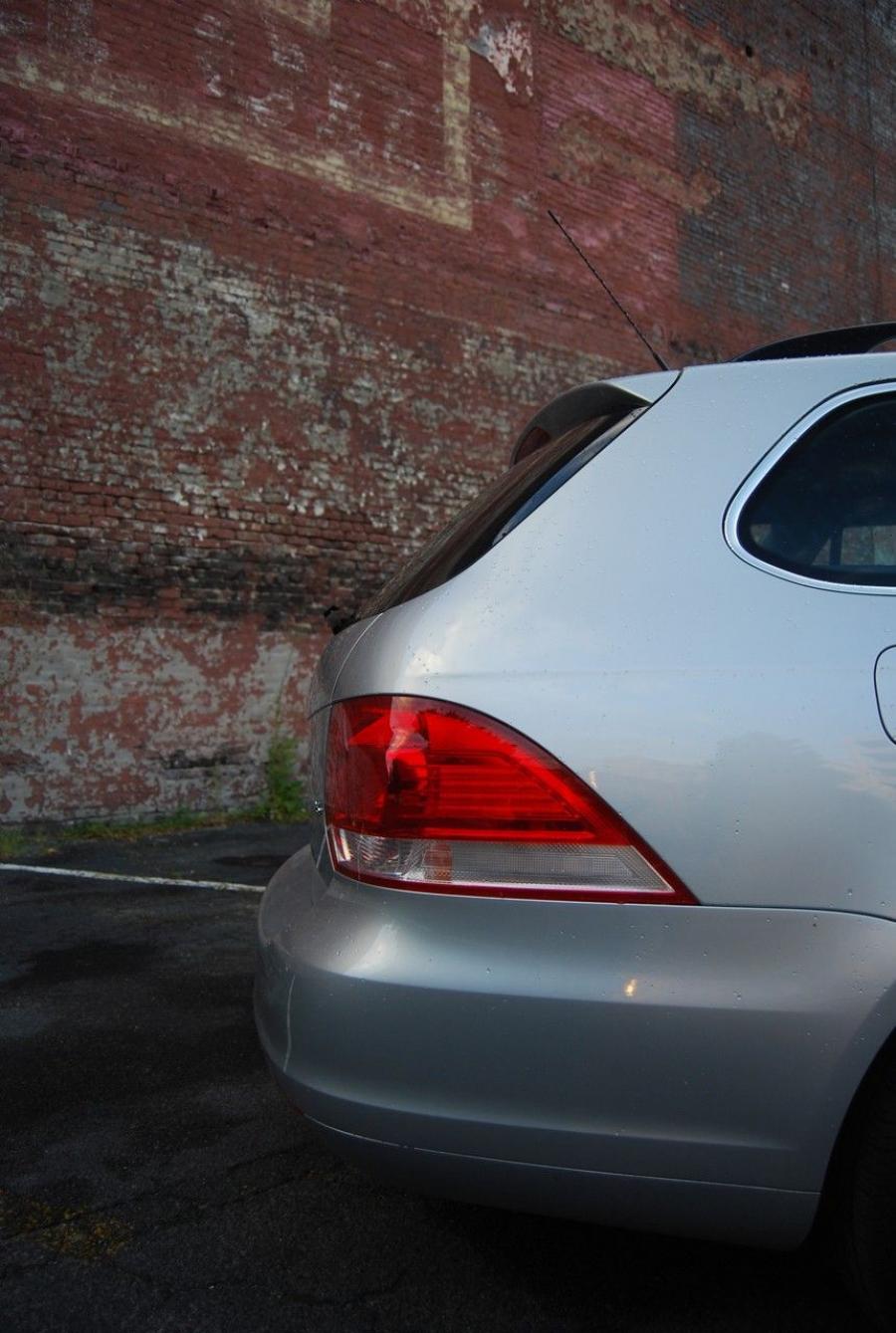  Volkswagen Sportwagen SE 2009 года  (фото 2 из 28)